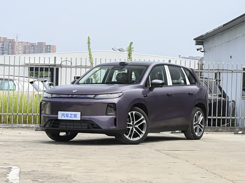零跑C10